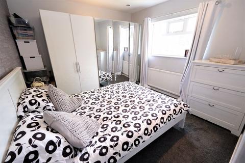 3 bedroom semi-detached house for sale - Dovedale Avenue, Ellesmere Park