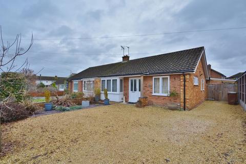 42 Ludsden Grove, Thame, OX9 3BZ