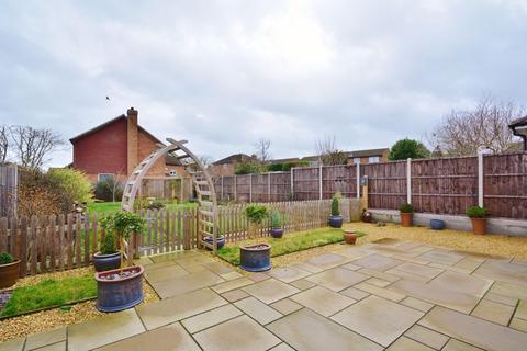 42 Ludsden Grove, Thame, OX9 3BZ