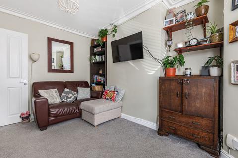 3 bedroom terraced house for sale - Stafford Street, Old Town, Swindon, Wiltshire, SN1