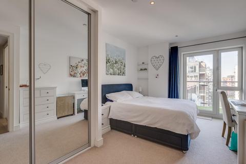 2 bedroom flat for sale - Juniper Drive, London, SW18.
