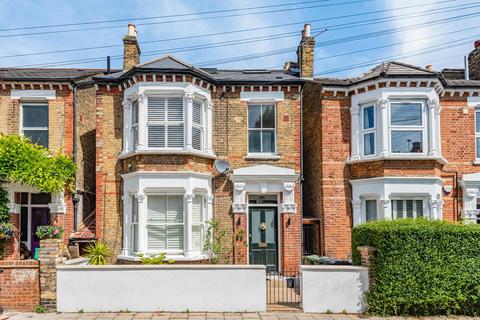 16 Winterwell Road, London, SW2 5JD
