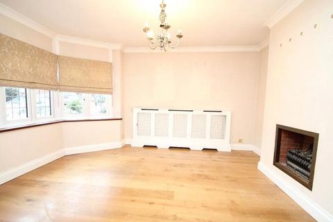 3 bedroom detached house to rent, Haynes Road, Hornchurch, Essex, RM11