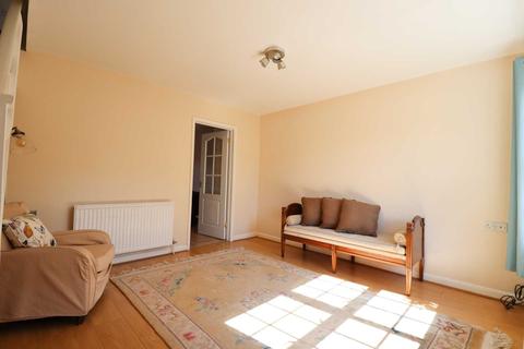 9 Aubrey Close, Marlborough, SN8 1TS