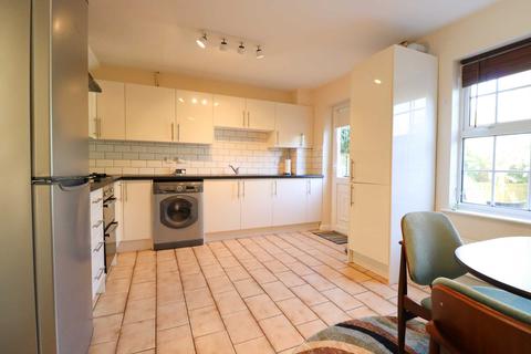 9 Aubrey Close, Marlborough, SN8 1TS