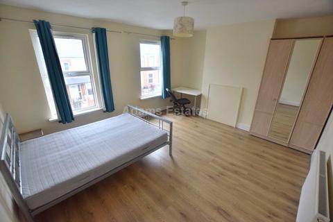 6 bedroom terraced house to rent, Blenheim Road, Reading