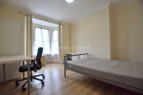 6 bedroom terraced house to rent, Blenheim Road, Reading