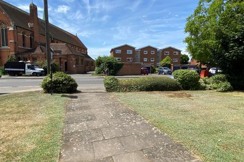 1 bedroom flat for sale - Amber Court Laleham Road, Staines-upon-Thames, Surrey, TW18
