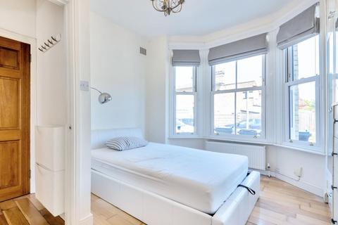 99 Gladstone Road, London, SW19 1QR