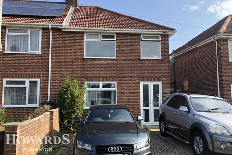10 Ashley Downs, Lowestoft, NR32 4EX