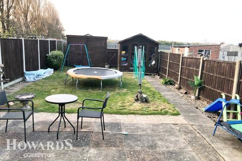 10 Ashley Downs, Lowestoft, NR32 4EX