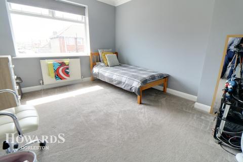 10 Ashley Downs, Lowestoft, NR32 4EX