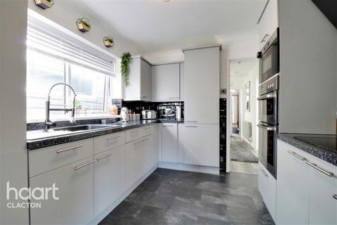 9 Cypress Close, Clacton-on-sea, CO15 4RB