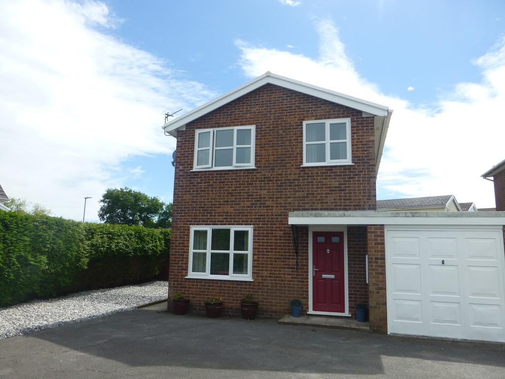 Waterloo Road, Capel Hendre... 3 bed detached house £220,000