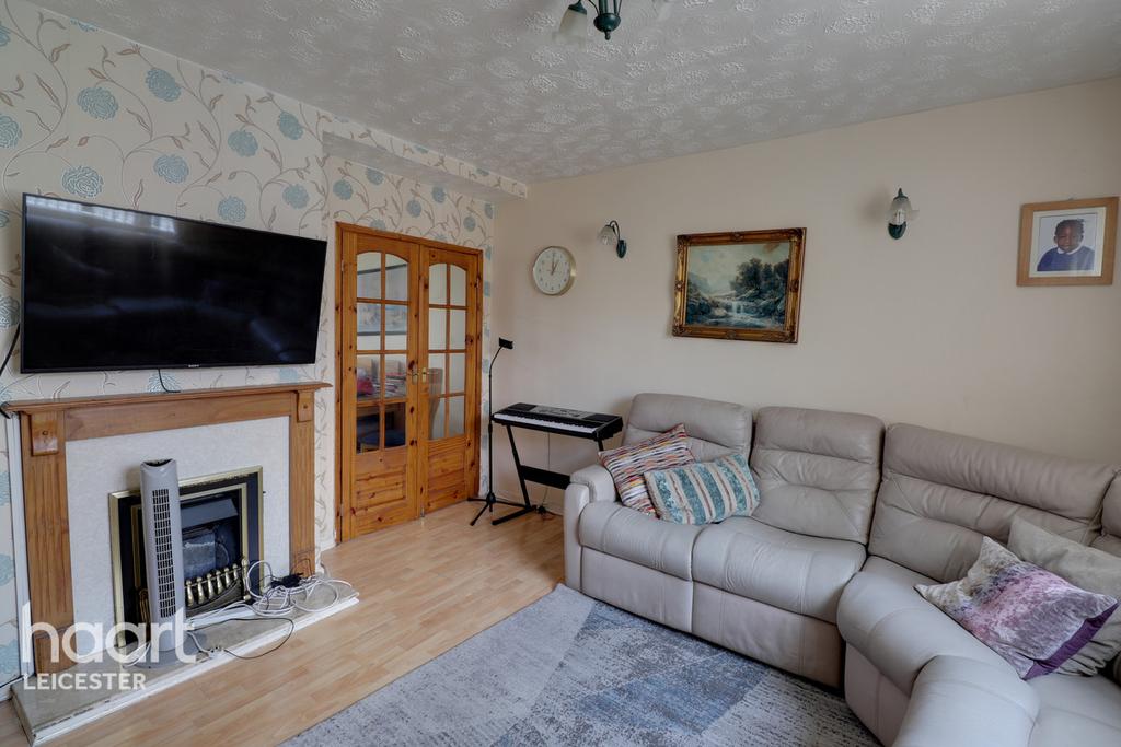 Bloxham Road, Leicester 3 bed end of terrace house £220,000
