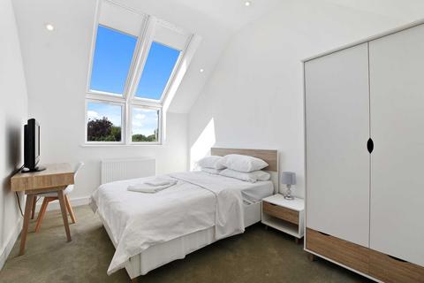 6 bedroom detached house to rent, Sabir Court, Crescent Road, Temple Cowley *Student Property 2026*