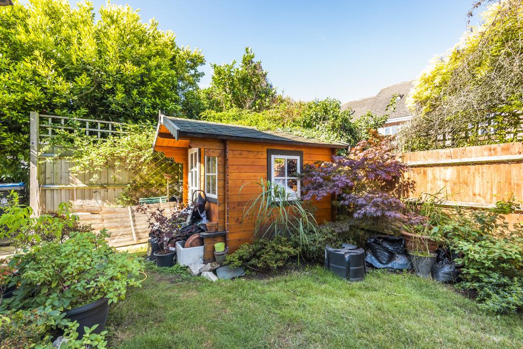 Grove Close, Kingston Upon Thames, KT1 2 bed £429,950