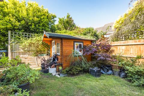 12a Grove Close, Kingston Upon Thames, KT1 2SS