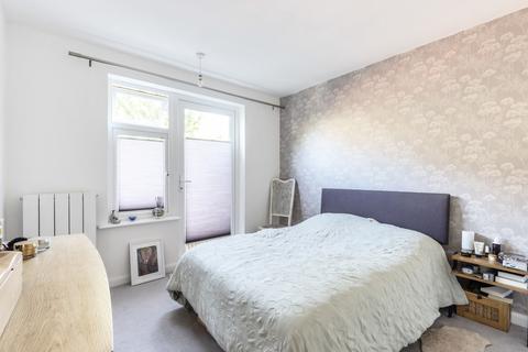 12a Grove Close, Kingston Upon Thames, KT1 2SS