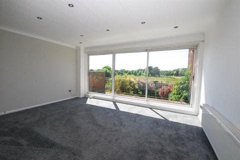 3 bedroom property to rent, Fairway Close, Brunton Park