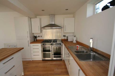 6 bedroom end of terrace house to rent, Henley Street, East Oxford *Student Property 2025*