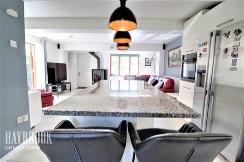 10 Admirals Crest, Scholes, Rotherham, S61 2SW