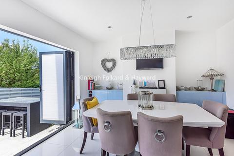 3 Hill Close, Chislehurst, BR7 6HZ