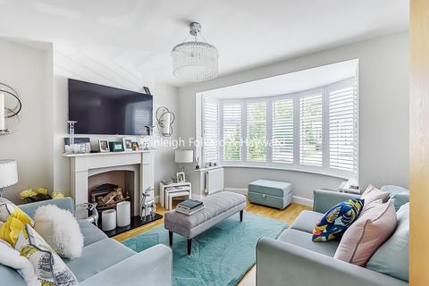 3 Hill Close, Chislehurst, BR7 6HZ