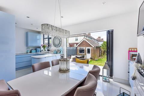 3 Hill Close, Chislehurst, BR7 6HZ