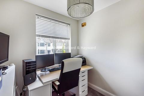 3 Hill Close, Chislehurst, BR7 6HZ