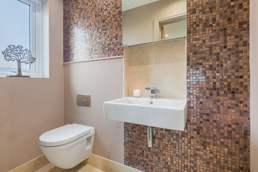 Ensuite, 1 Parklands View