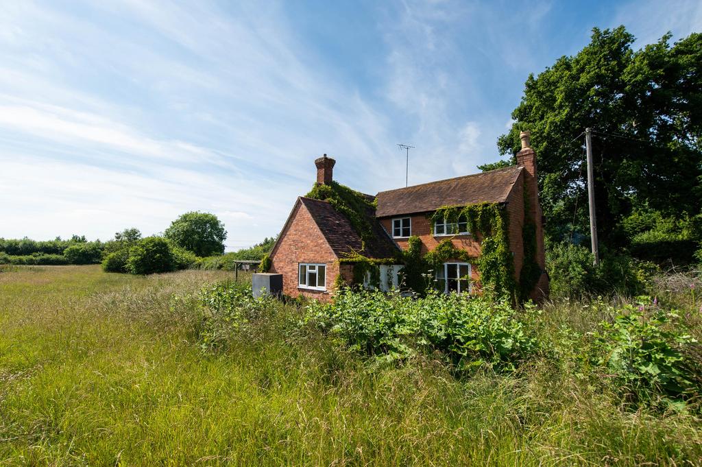 Spernal Lane, Spernal, Studley, Warwickshire, B80 4 bed property with