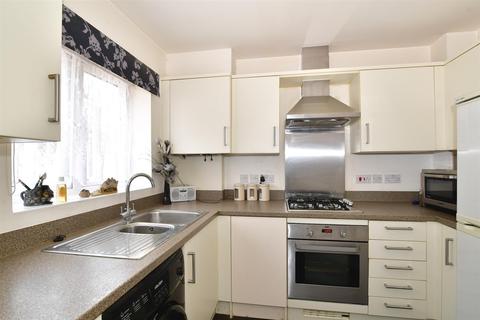 27 Eustace Crescent, Strood, Rochester, ME2 2GL