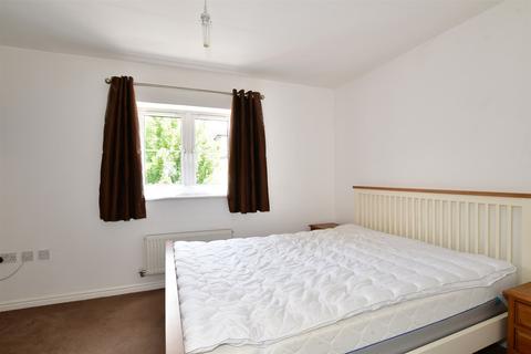 27 Eustace Crescent, Strood, Rochester, ME2 2GL