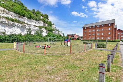 27 Eustace Crescent, Strood, Rochester, ME2 2GL
