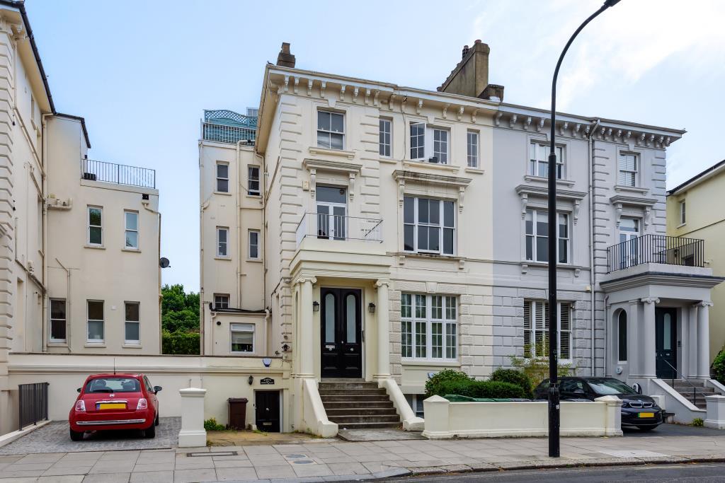 Buckland Crescent, Belsize Park, NW3 3 bed flat for sale £1,150,000