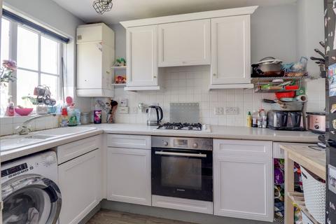 2 bedroom semi-detached house for sale - Stansfeld Avenue, Hawkinge, Folkestone CT18 7SA