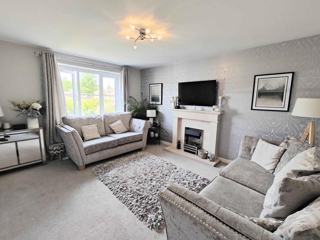 Harley Head Avenue, Lightcliffe HX3 5 bed detached house - £465,000