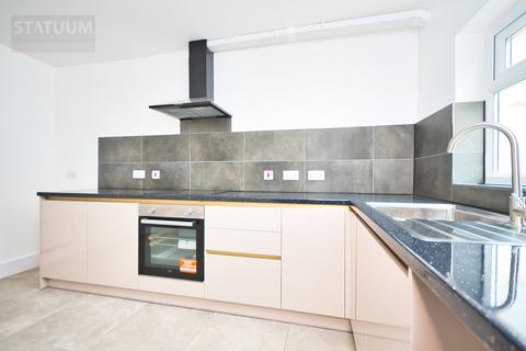 4 bedroom terraced house to rent, Stamford Road, East Ham, London, E6