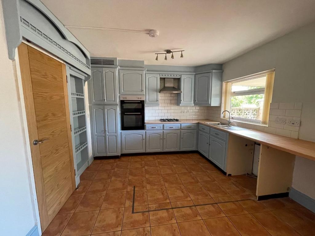 Money Bank, Wisbech 4 bed detached house £1,100 pcm (£254 pw)