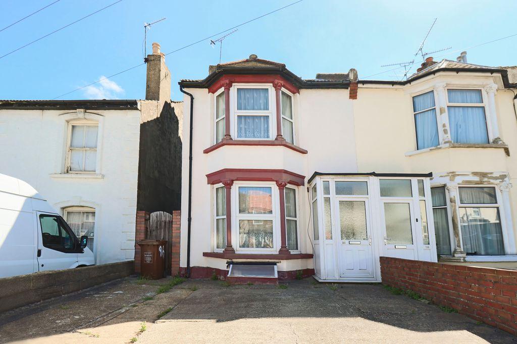 Nelson Road, Gillingham ME7 4LL 3 bed semidetached house £350,000