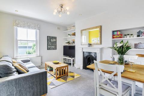 2 bedroom flat for sale - Gauden Road, Clapham