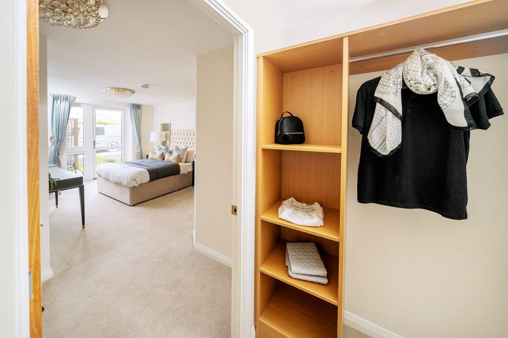 Master Bedroom Walk In Wardrobe