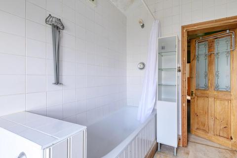 69 Eden Road, Beckenham, BR3 4AS
