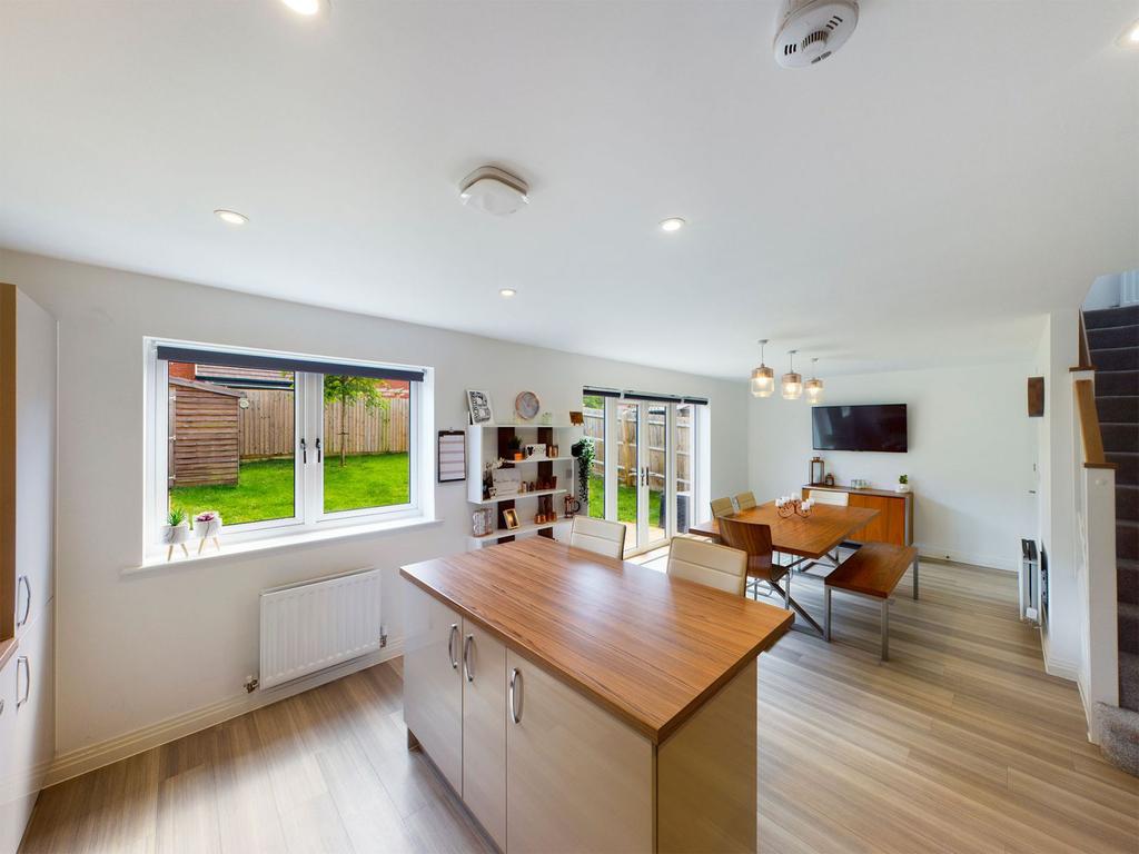 Open plan kitchen / dining / living room