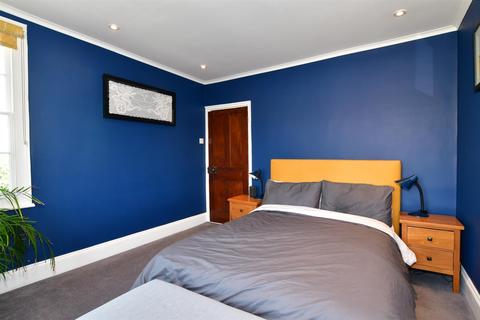 11a King Edward Avenue, Dartford, DA1 2HZ