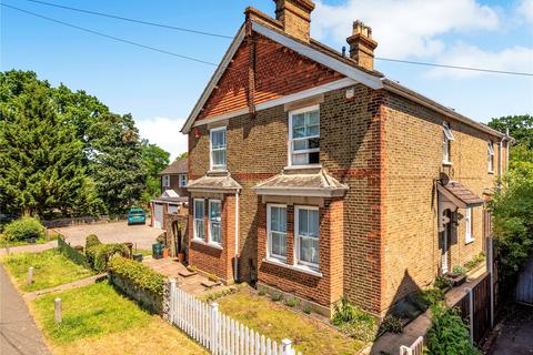 3 bedroom semi-detached house for sale - Oakley Road, Bromley, Kent, BR2