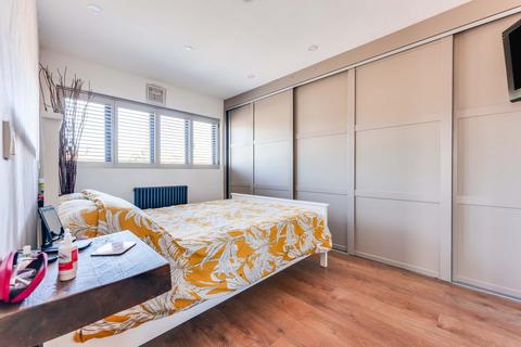 7 Broomfield, Benfleet, SS7 2ST