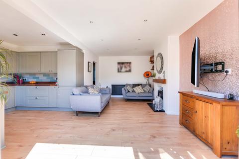 7 Broomfield, Benfleet, SS7 2ST