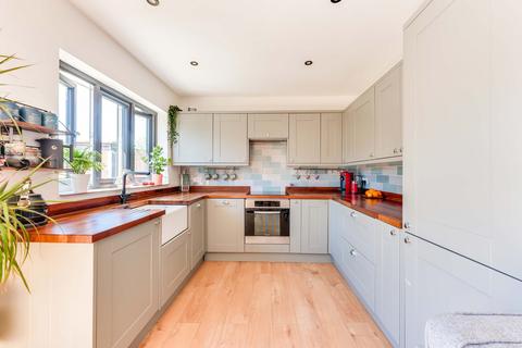 7 Broomfield, Benfleet, SS7 2ST
